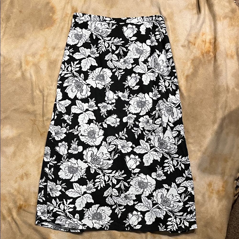 Old Navy Black and White Floral long linen blend skirt